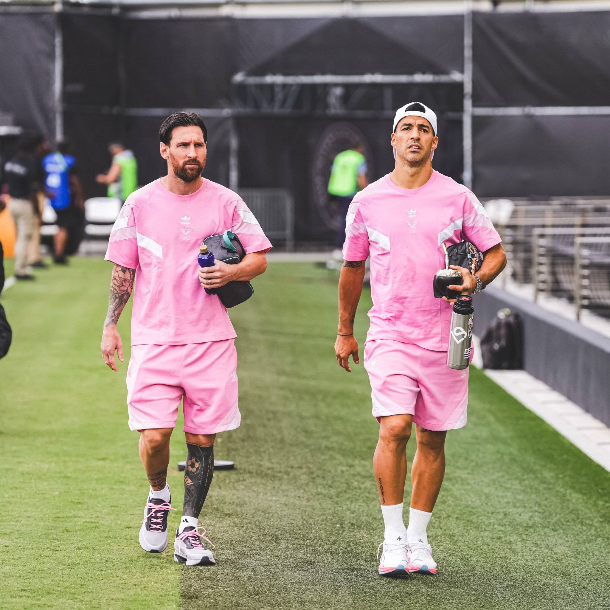 巴黎圣日耳曼发布备战花絮；清晨扳平良机；德国杯任务艰巨；身体对抗强度拉满(巴黎圣日耳曼在哪个国家)