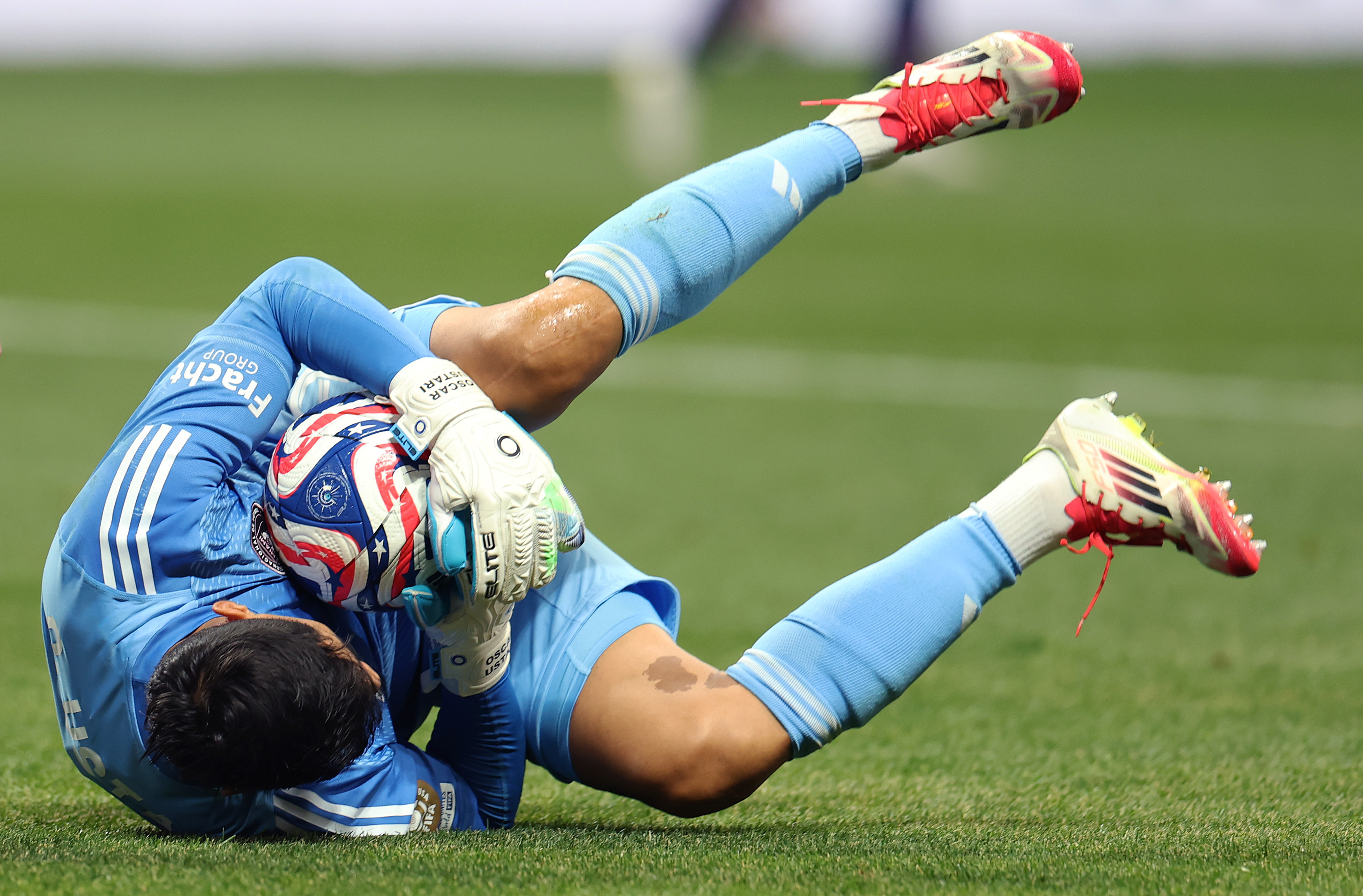 巴黎圣日耳曼发布备战花絮；清晨扳平良机；德国杯任务艰巨；身体对抗强度拉满(巴黎圣日耳曼在哪个国家)